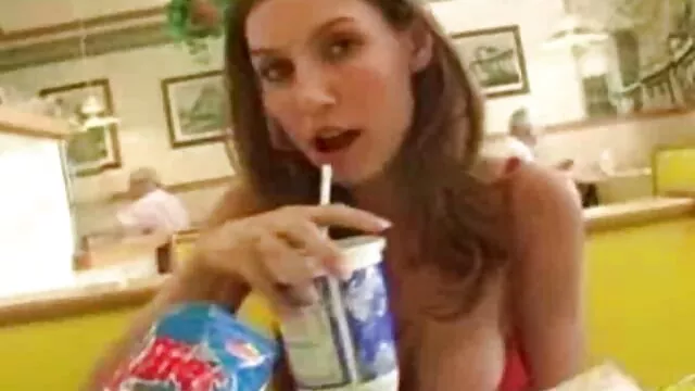 Feszes tej mostoha testvér sex bőrű csaj Kaoru Amamiya lovagol kis kakas