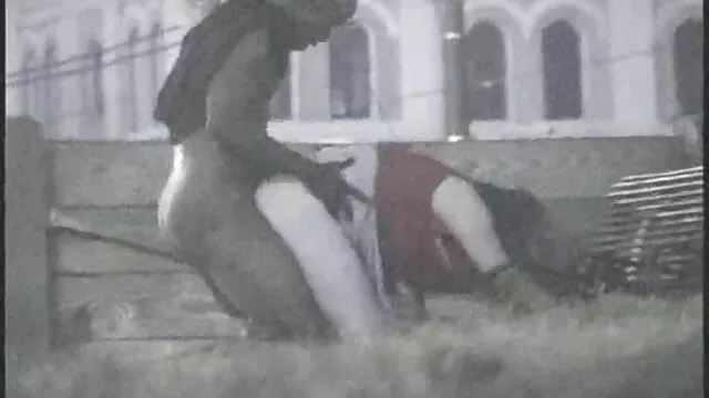 A párás orosz huss Grace-t fanalizálja, miközben pornó testvérek fejet ad