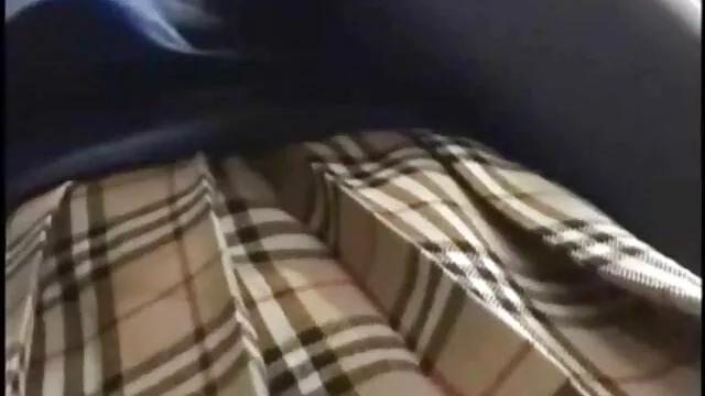 A slampos, rövid hajú lány, Leyre Pajon testvér szexvideók 3 dögös korcsot kedvel