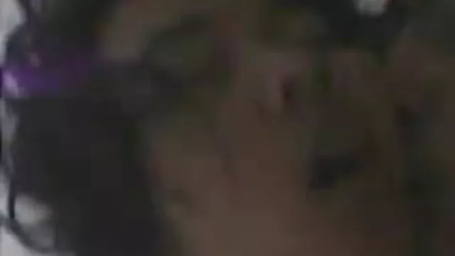 Az elragadó szőke testver sex tini Ingrid maszturbál a szobájában
