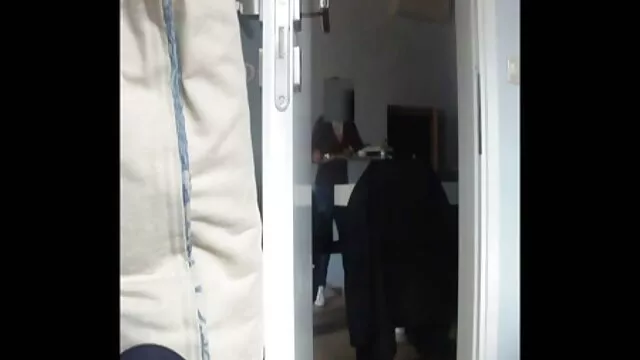Halvány ráncos, vörös hajú, testvér pornó érett ribanc megüti szőrös pináját