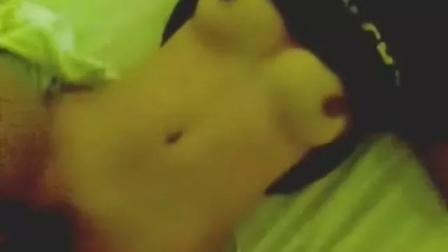 Két vonzó, szép testű shemale baszik testversex egymást