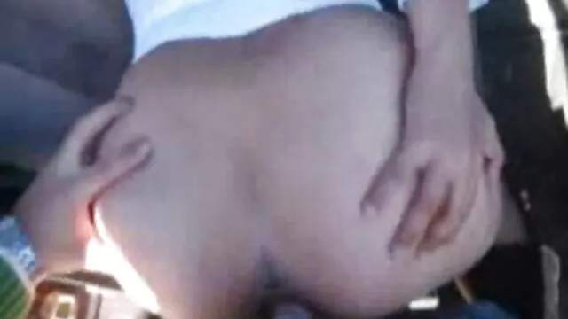 A sovány testvér sex video vörös hajú szukát Angel Hott hátulról keményen szögezi