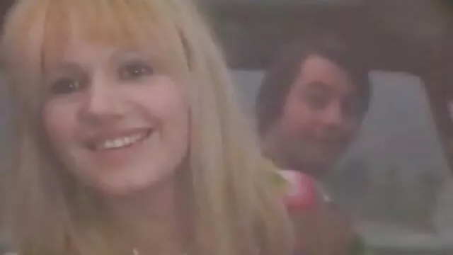 Hardcore MMF testversex jelenet sápadt bőrű kapával