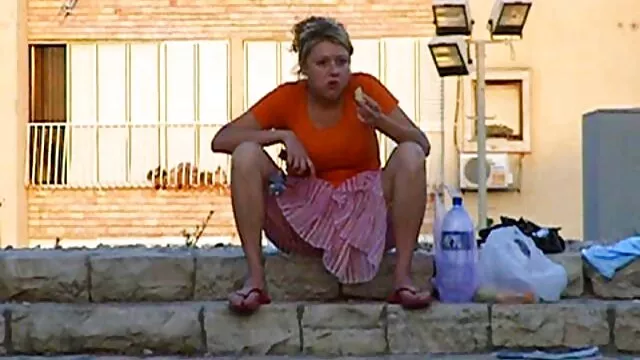 A vad falánk szőke menyecske, Tyla Wynn, testver sex anális lesz