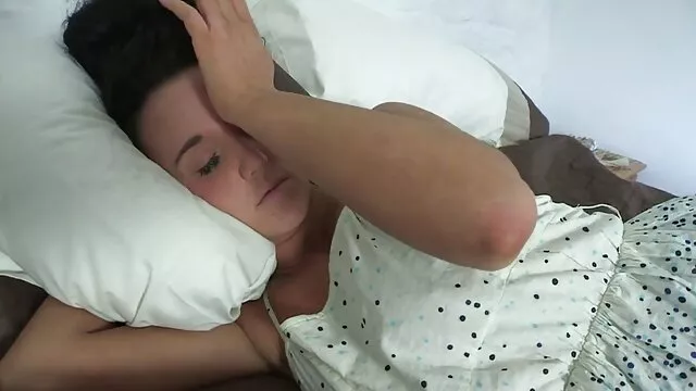 A marha haver vonzóvá válik ettől a testvér szexvideók dögös ruhás szexi csajtól