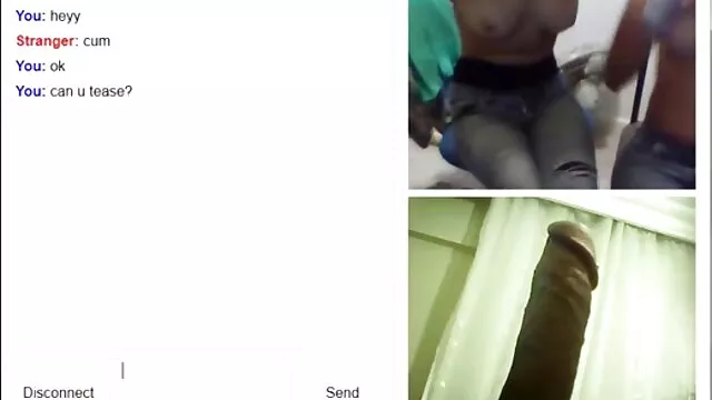 Fekete brutális fickó és fehér haverja keményen csapnak testvér baszás egy kéjes barna lányt