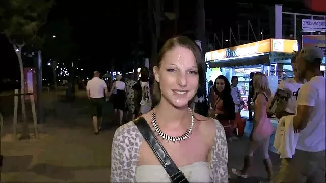 Az elragadó barna testvér pornó csaj Victoria Lan élvezettel fújja a BBC-t