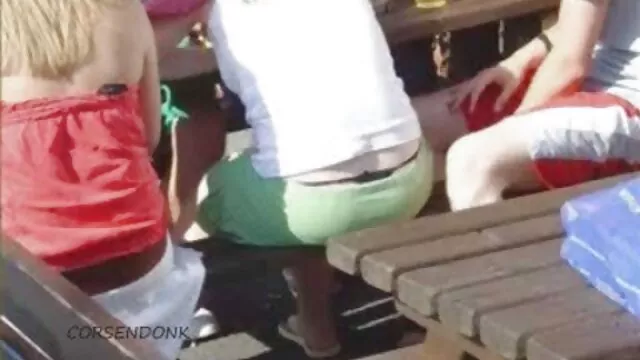 Az elbűvölő testvér szeksz címvédő csaj, Tori Black nehezen viseli az áztató cuccát